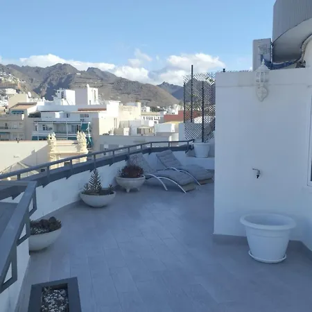 Sky Cruz Penthouse Apartment *